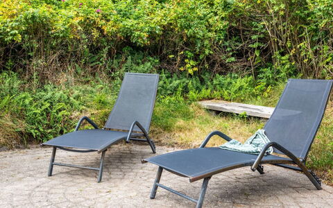 Pia - 400M from the Sea: Blau, Strauch, Hütte, Ground, Garten, Estate, Schatten, Landscaping, Bauernhaus, Eco Hotel