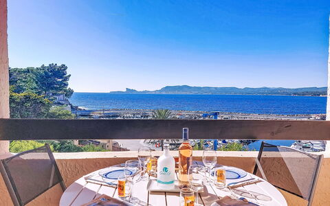 Saint Cyr sur Mer la Madrague 600: Möbel, Gartenmöbel, Meer, Restaurant, Küste, Küche & Esszimmer Tisch, Stuhl, Tisch Im Freien, Resort, Schatten