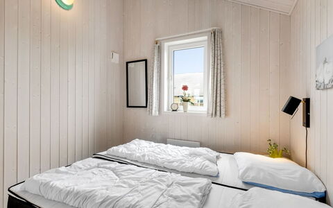 Mara - from the Sea: Holz, Schlafzimmer, Bett, Fussboden, Interior Design, Bettdecke, Decke, Bedding, Zuhause, Bettrahmen