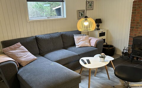 Sanni - 1.6Km from the Sea: Möbel, Flooring, Fussboden, Interior Design, Couch, Wohnzimmer, Holzboden, Zimmer, Kissen