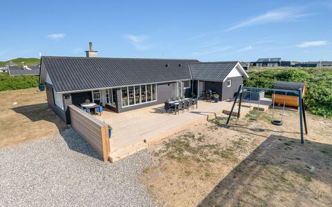 Hillevi - 200M from the Sea: Möbel, Interior Design, Stuhl, Flooring, Tabelle, Resort, Fussboden, Decke, Zimmer, Eco Hotel