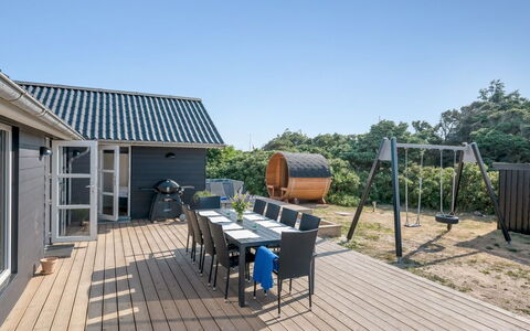 Hillevi - 200M from the Sea: Möbel, Interior Design, Stuhl, Flooring, Tabelle, Resort, Fussboden, Decke, Zimmer, Eco Hotel