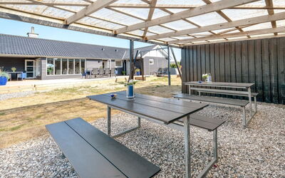 Hillevi - 200M from the Sea