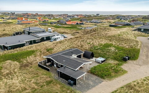 Assa - from the Sea: Dach, Grundstueck, Hütte, Zuhause, Ländliches Gebiet, Schuppen, Abstellgleis, Gartenbauten, Blockhaus, Hütte