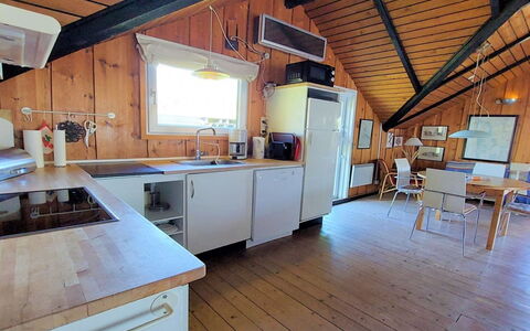 Beneta - 300M from the Sea: Dach, Grundstueck, Hütte, Zuhause, Ländliches Gebiet, Schuppen, Abstellgleis, Gartenbauten, Blockhaus, Hütte