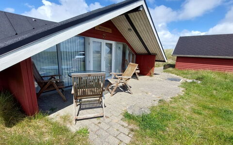 Beneta - 300M from the Sea: Dach, Grundstueck, Hütte, Zuhause, Ländliches Gebiet, Schuppen, Abstellgleis, Gartenbauten, Blockhaus, Hütte
