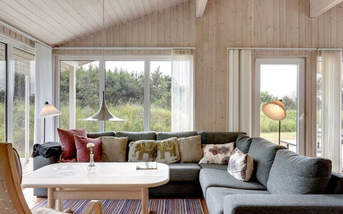 Annemia - 200M from the Sea: Holz, Möbel, Interior Design, Flooring, Fussboden, Zuhause, Wohnzimmer, Couch, Holzboden