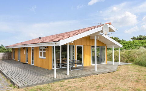 Annemia - 200M from the Sea: Dach, Zuhause, Hütte, Schatten, Veranda, Bauernhaus, Planke, Outdoor Struktur