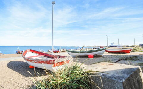 Vivina - 250M from the Sea: Schwimmbad, Ferienort