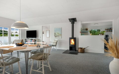 Kanerva - 350M from the Sea: Holz, Meer, Wolke, Küsten Und Ozeanische Forms, Deck, Ozean, Planke, Promenade, Küste, Hartholz