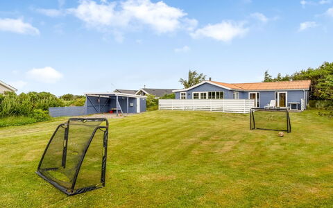 Kanerva - 350M from the Sea: Holz, Zuhause, Veranda, Deck, Hartholz, Dach, Holzbeize, Holzboden, Eco Hotel