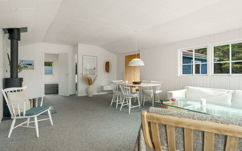 Kanerva - 350M from the Sea: Holz, Zuhause, Veranda, Deck, Hartholz, Dach, Holzbeize, Holzboden, Eco Hotel