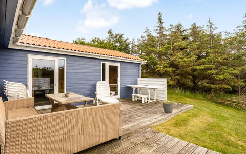 Kanerva - 350M from the Sea: Holz, Zuhause, Veranda, Deck, Hartholz, Dach, Holzbeize, Holzboden, Eco Hotel