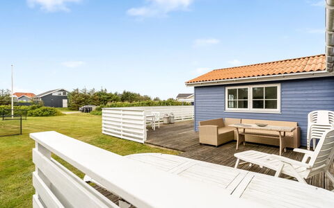 Kanerva - 350M from the Sea: Holz, Zuhause, Veranda, Deck, Hartholz, Dach, Holzbeize, Holzboden, Eco Hotel