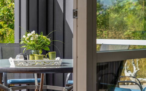 Felizia - 2.5Km from the Sea: Möbel, Gartenmöbel, Stuhl, Glas, Schatten, Tisch Im Freien, Veranda, Eco Hotel, Terrasse, Balkon