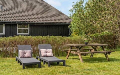 Pelle - 800M from the Sea: Schwimmbad, Gartenmöbel, Möbel, Resort, Flagstone, Eco Hotel, Schatten, Stuhl, Freizeit, Estate