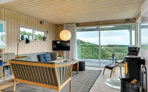 Josten - 500M from the Sea: Holz, Interior Design, Möbel, Decke, Flooring, Fussboden, Light Fixture, Wohnzimmer, Stuhl, Hartholz