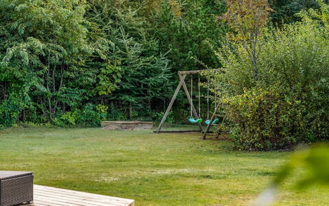 Mechthild - 2.7Km from the Sea: Decke, Flooring, Interior Design, Fussboden, Verbundwerkstoff, Möbel, Resort, Hotel, Design, Daylighting