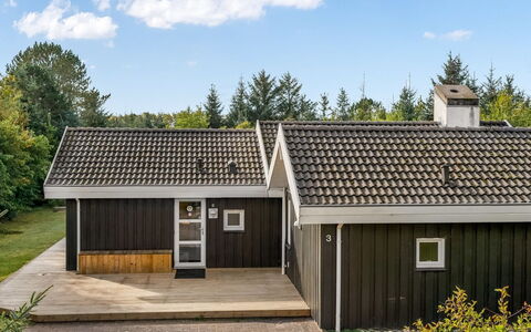 Mechthild - 2.7Km from the Sea: Decke, Flooring, Interior Design, Fussboden, Verbundwerkstoff, Möbel, Resort, Hotel, Design, Daylighting
