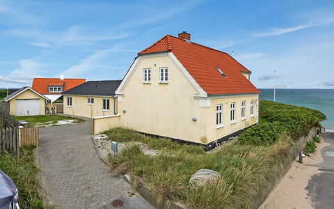 Atena - 50M from the Sea: Dach, Grundstueck, Hütte, Zuhause, Ländliches Gebiet, Schuppen, Abstellgleis, Gartenbauten, Blockhaus, Hütte