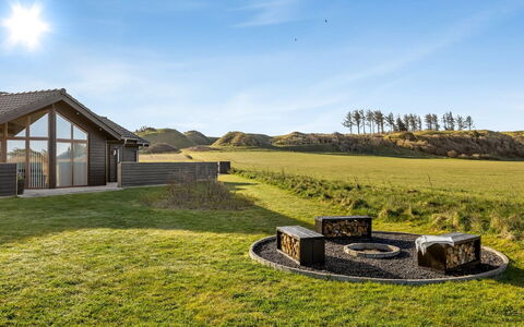Antina - 400M from the Sea: Dach, Grundstueck, Hütte, Zuhause, Ländliches Gebiet, Schuppen, Abstellgleis, Gartenbauten, Blockhaus, Hütte