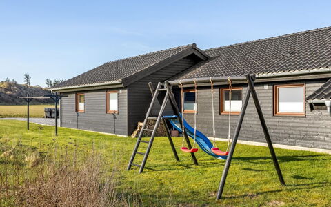 Antina - 400M from the Sea: Dach, Grundstueck, Hütte, Zuhause, Ländliches Gebiet, Schuppen, Abstellgleis, Gartenbauten, Blockhaus, Hütte
