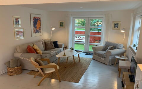 Huanca - 900M from the Sea: Möbel, Interior Design, Flooring, Couch, Fussboden, Wohnzimmer, Holz, Zimmer, Holzboden, Decke