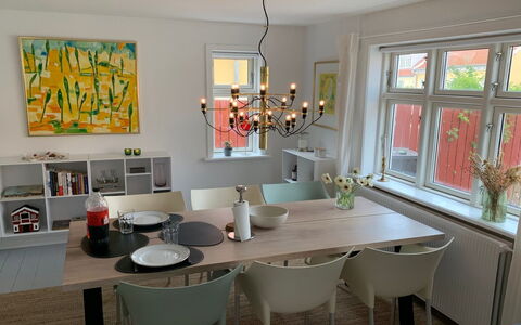 Huanca - 900M from the Sea: Möbel, Interior Design, Flooring, Stuhl, Esszimmer, Tabelle, Fussboden, Holz, Küche & Esszimmer Tisch, Light Fixture
