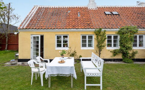 Helny - 300M from the Sea: Haus, Hütte, Grundstueck, Zuhause, Dach, Tür, Garten, Garten, Bauernhaus, Rasen