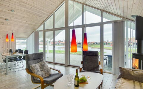 Domi - 1.2Km from the Sea: Zuhause, Hütte, Abstellgleis, Schatten, Hartholz, Veranda, Daylighting, Garten, Holzbeize, Gartenbauten