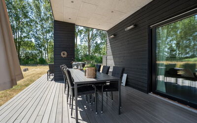Vanna - 1.2Km from the Sea