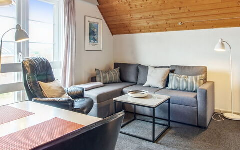 Roya - 1.9Km from the Sea: Möbel, Interior Design, Stuhl, Flooring, Tabelle, Resort, Fussboden, Decke, Zimmer, Eco Hotel