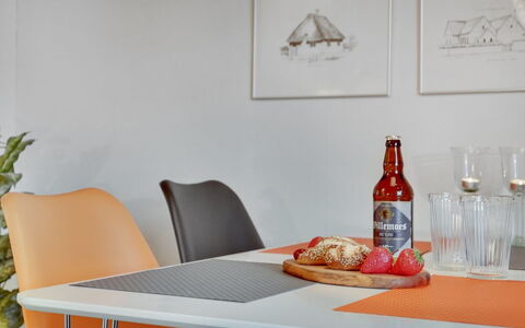Roya - 1.9Km from the Sea: Möbel, Interior Design, Stuhl, Flooring, Tabelle, Resort, Fussboden, Decke, Zimmer, Eco Hotel