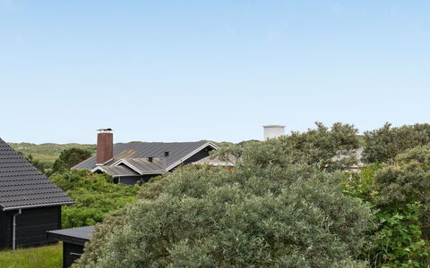 Elara - 200M from the Sea: Strauch, Urban Design, Ground, Backstein, Wohnung, Estate, Mauerwerk, Balkon, Landscaping