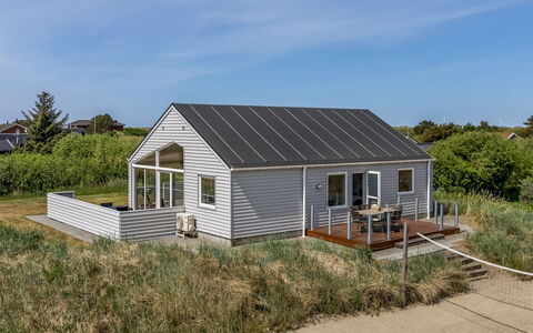 Eldora - 1.4Km from the Sea: Möbel, Holz, Interior Design, Flooring, Fussboden, Stuhl, Zimmer, Decke, Wohnzimmer, Wohnung