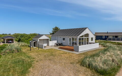 Eldora - 1.4Km from the Sea: Möbel, Holz, Interior Design, Flooring, Fussboden, Stuhl, Zimmer, Decke, Wohnzimmer, Wohnung