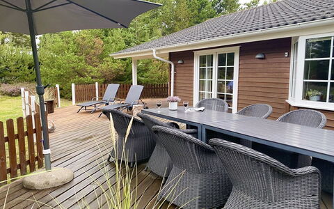 Orpah - 2.5Km from the Sea: Möbel, Holz, Interior Design, Flooring, Fussboden, Stuhl, Zimmer, Decke, Wohnzimmer, Wohnung