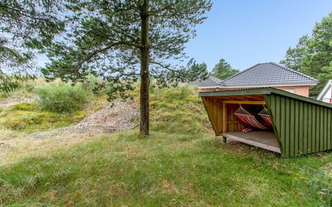 Sjamme - 1.2Km from the Sea: Haus, Dach, Zuhause, Hütte, Schuppen, Gartenbauten, Abstellgleis, Garten, Blockhaus, Hütte