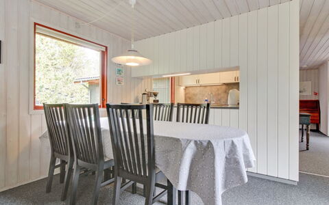 Eliane - 4Km from the Sea: Interior Design, Flooring, Holz, Decke, Fussboden, Möbel, Zimmer, Küche & Esszimmer Tisch, Esszimmer, Light Fixture