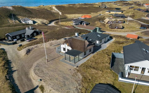 Annelouise - 100M from the Sea: Haus, Dach, Zuhause, Hütte, Schuppen, Gartenbauten, Abstellgleis, Garten, Blockhaus, Hütte