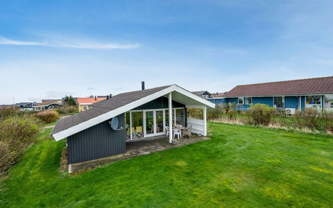 Tanea - 700M to the Fjord: Haus, Dach, Hütte, Zuhause, Estate, Schatten, Abstellgleis, Bauernhaus, Gartenbauten, Veranda