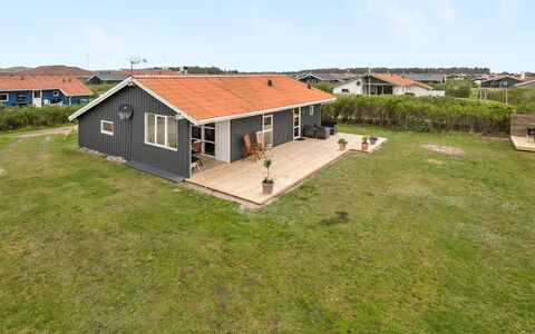Thamara - 350M from the Sea: Haus, Dach, Zuhause, Hütte, Schuppen, Gartenbauten, Abstellgleis, Garten, Blockhaus, Hütte