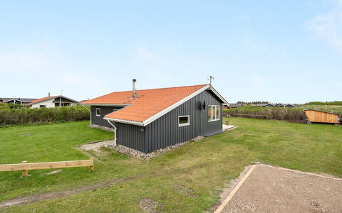 Thamara - 350M from the Sea: Haus, Dach, Zuhause, Hütte, Schuppen, Gartenbauten, Abstellgleis, Garten, Blockhaus, Hütte