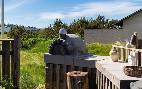 Algea - 300M from the Sea: Grundstueck, Hütte, Garten, Landscaping, Hinterhof, Garten, Estate, Design, Abstellgleis, Outdoor Struktur