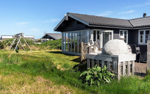 Algea - 300M from the Sea: Himmel, Gras, Gebäude, Fenster, Dach, Haus, Zuhause, Hütte, Die Architektur, Grundstueck