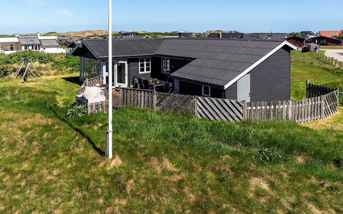 Algea - 300M from the Sea: Gras, Gebäude, Dach, Haus, Zuhause, Wohngebiet, Hütte, Die Architektur, Grundstueck, Ländliches Gebiet