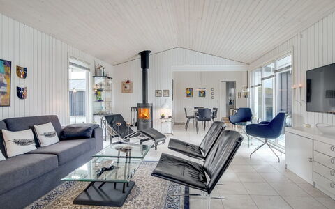 Arwen - 200M from the Sea: Dachdecken, Hütte, Haus, Dach, Zuhause, Bauernhaus, Hütte, Estate, Dorf
