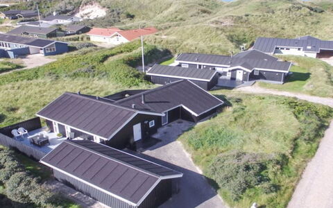 Arwen - 200M from the Sea: Dachdecken, Hütte, Haus, Dach, Zuhause, Bauernhaus, Hütte, Estate, Dorf