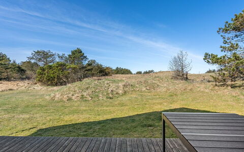 Alfrik - 900M from the Sea: Wohngebiet, Dach, Vorort, Auffahrt, Estate, Kamin