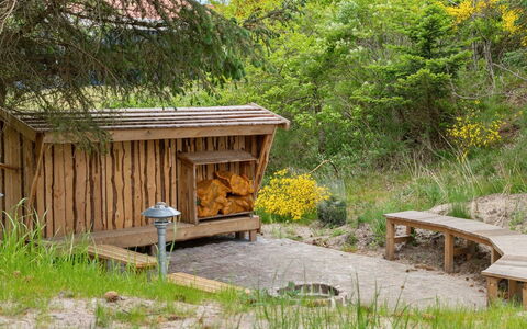 Antonina - 800M from the Sea: Holz, Dach, Haus, Hütte, Tür, Zuhause, Abstellgleis, Grundstueck, Gartenbauten, Schuppen